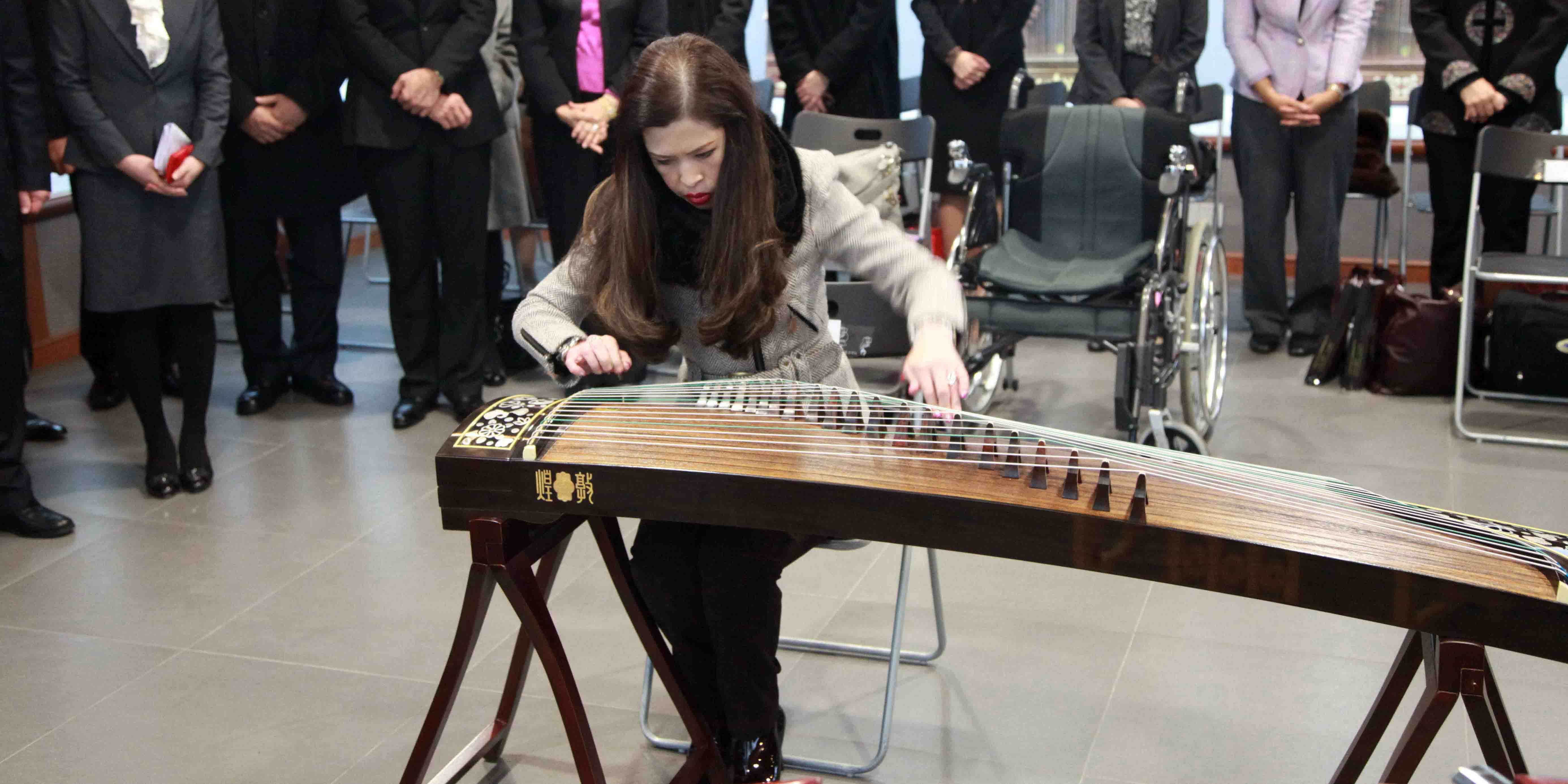 泰国公主朱拉蓬访问"敦煌古筝"
